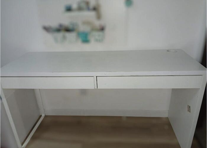 Grajewo ogłoszenia: Sprzedam białe biurko IKEA MICKE o wymiarach 142 × 50 cm. Kupione...
